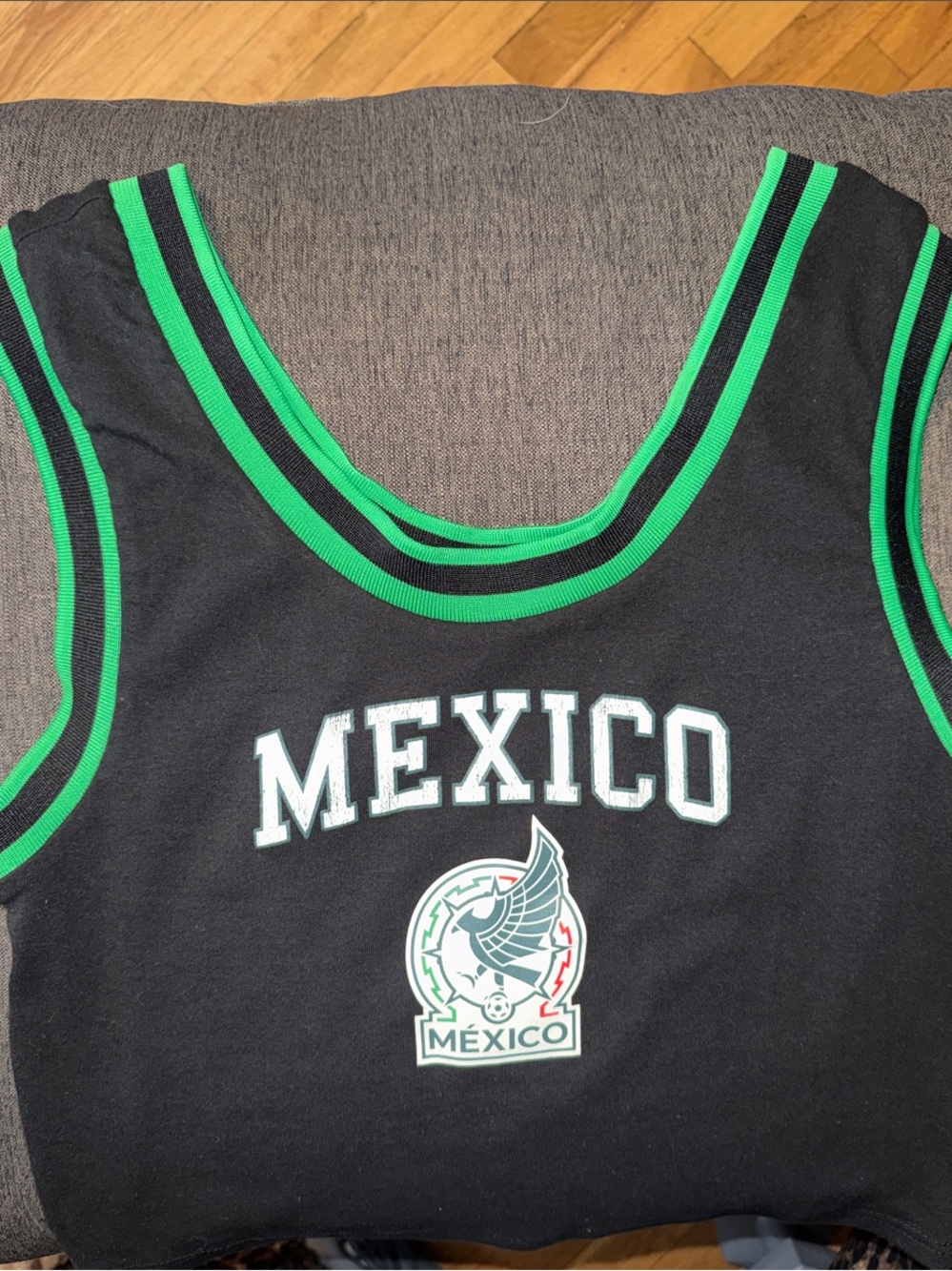 Producto Oficial women’s XL cropped tank top Mexico NWOT.